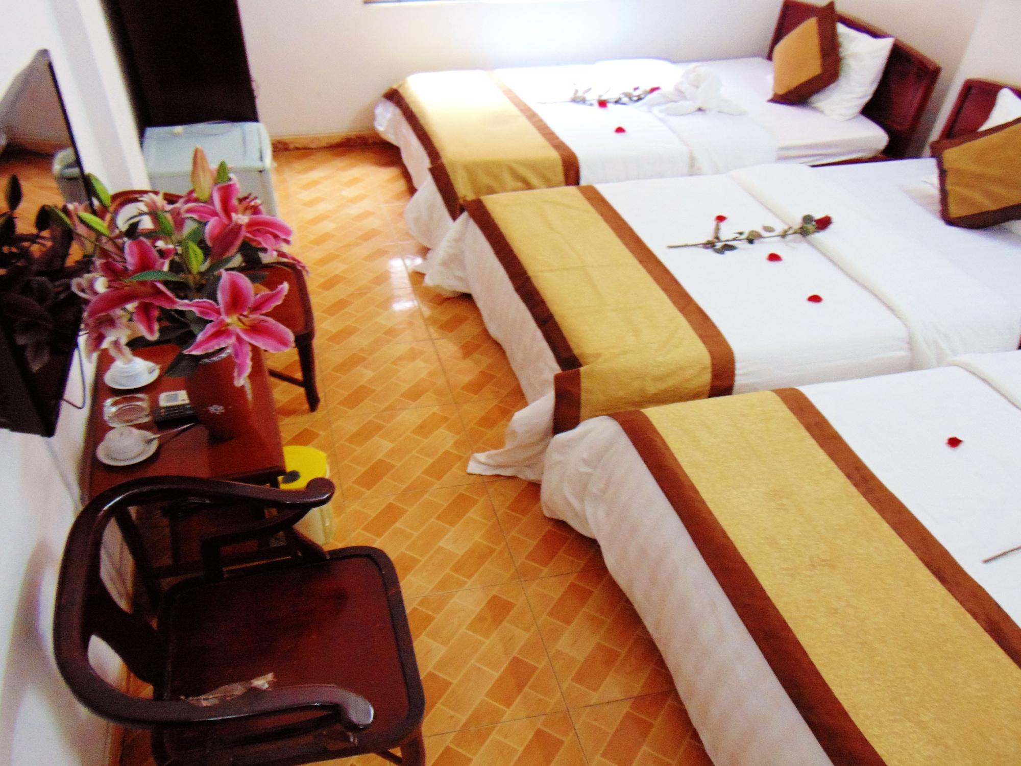 Alex Ha Long Hotel Exterior photo