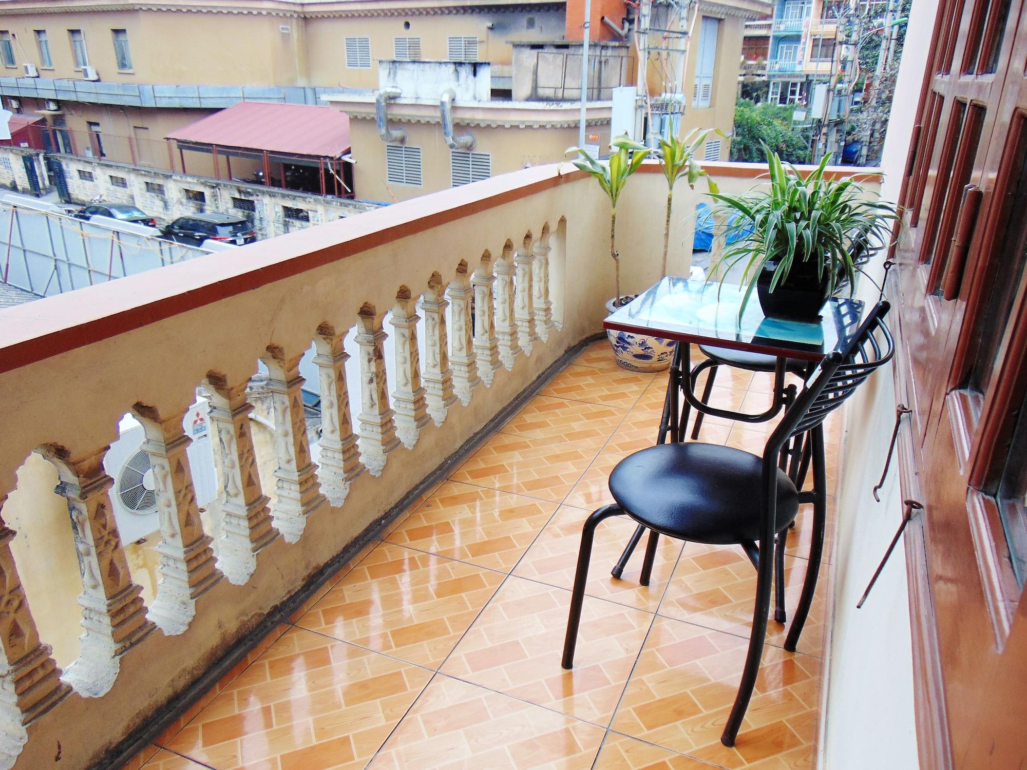 Alex Ha Long Hotel Exterior photo